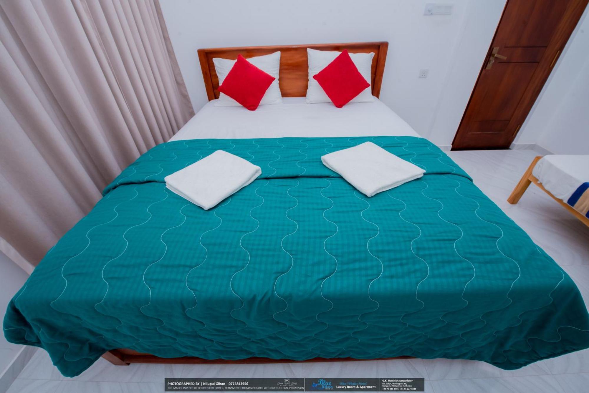 Blue Whales Hotel 希克杜沃 外观 照片