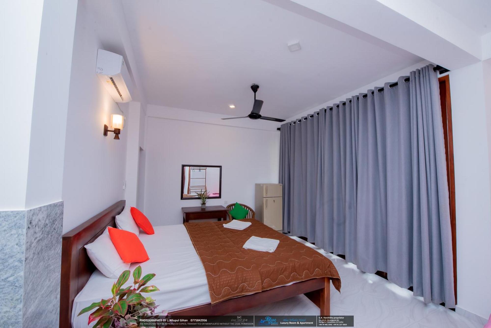 Blue Whales Hotel 希克杜沃 外观 照片