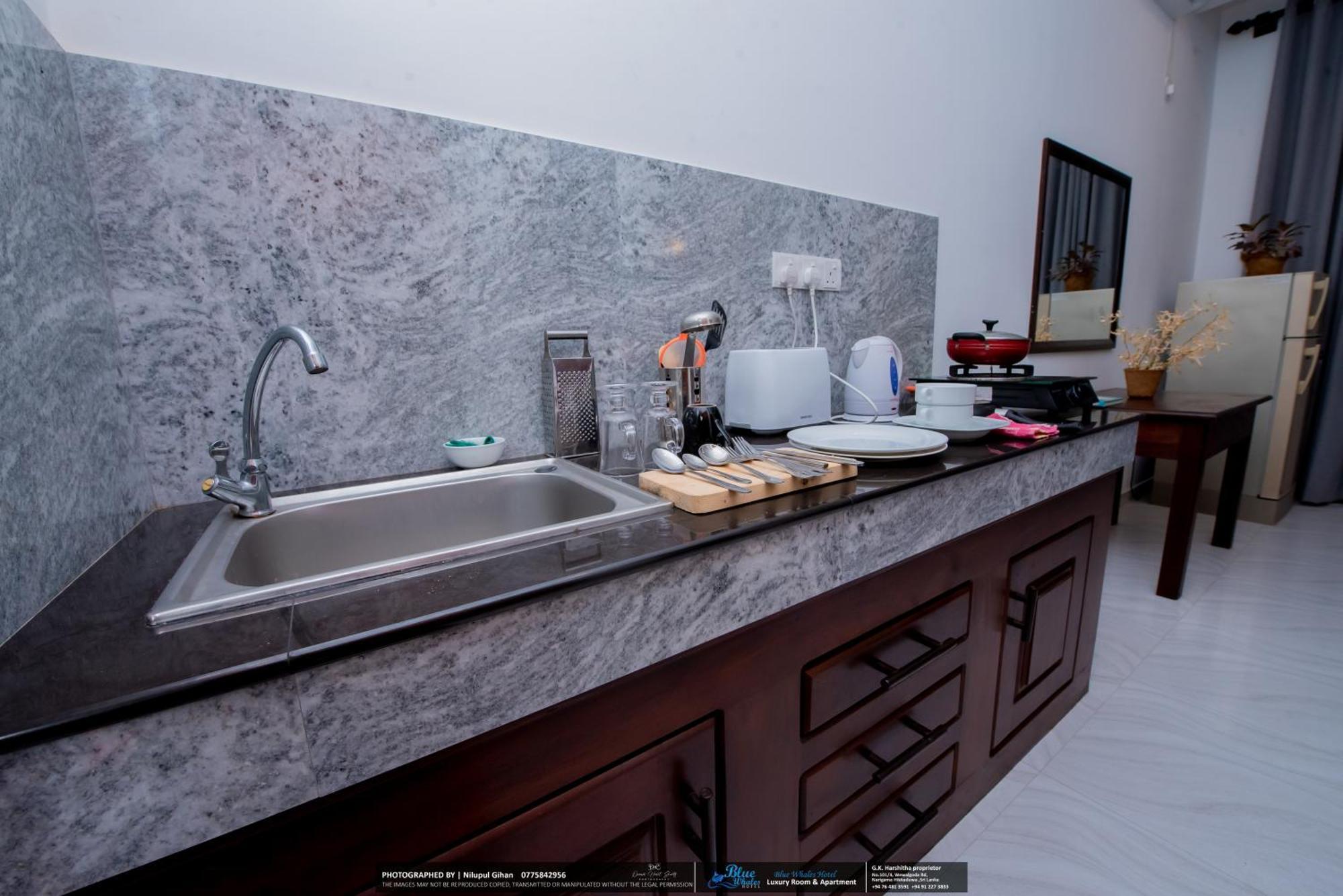 Blue Whales Hotel 希克杜沃 外观 照片