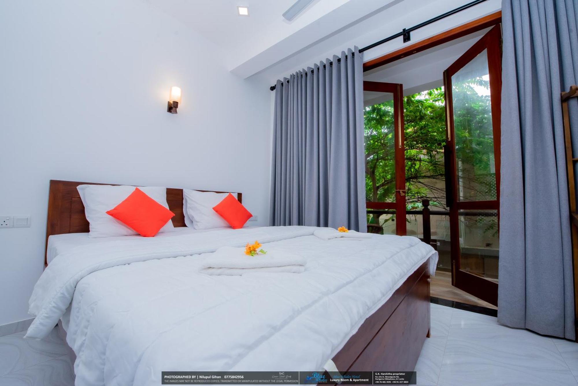 Blue Whales Hotel 希克杜沃 外观 照片
