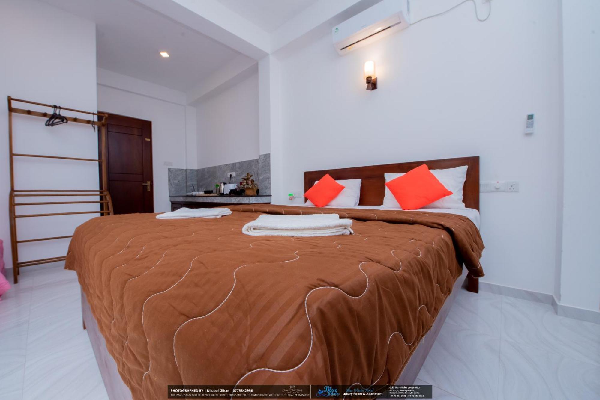 Blue Whales Hotel 希克杜沃 外观 照片